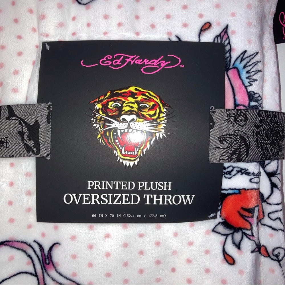Ed Hardy Pink Polka Dot Plush Throw with Skull & Hearts New